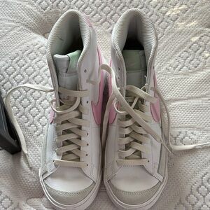 Nike Women’s White High-Top Sneakers with Pink Swoosh and Mint Tongue